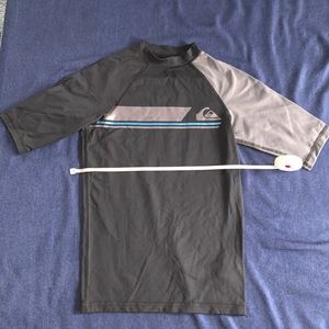 EUC Quicksilver mock neck swim shirt, size 14-large.